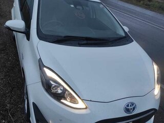 2018 Toyota Aqua I Рестайлинг 2, белый, 1360000 рублей, вид 3