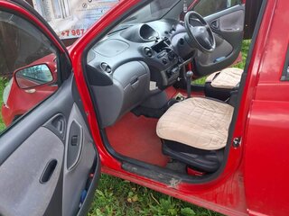 2000 Toyota Vitz I (P10), красный, 290000 рублей, вид 4