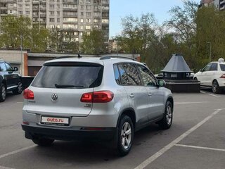 2013 Volkswagen Tiguan I Рестайлинг, серебристый, 1750000 рублей, вид 1