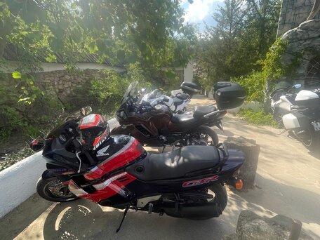 1993 Honda CBR 1000F, фиолетовый, 270000 рублей, вид 3