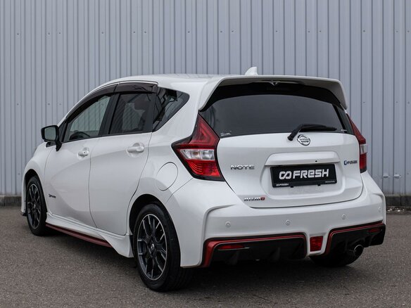 2017 Nissan Note Nismo e-Power II Рестайлинг, белый, 1479000 рублей - вид 1