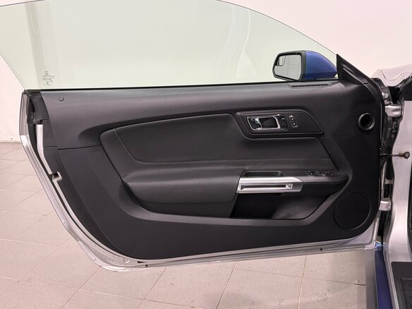 2019 Ford Mustang VI Рестайлинг, серый, 2090000 рублей - вид 8