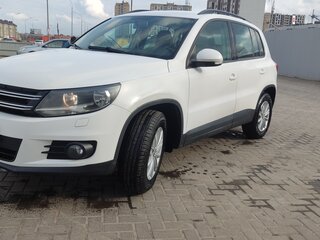2011 Volkswagen Tiguan I Рестайлинг, белый, 1300000 рублей, вид 1