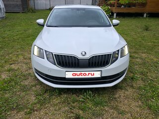 2018 Skoda Octavia III (A7) Рестайлинг, белый, 1295000 рублей, вид 1