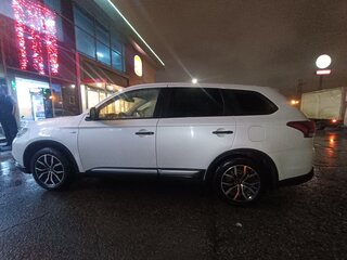 2018 Mitsubishi Outlander III Рестайлинг 2, белый, 1700000 рублей, вид 4