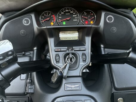 2009 Honda GL 1800 Gold Wing, синий, 1800000 рублей, вид 4