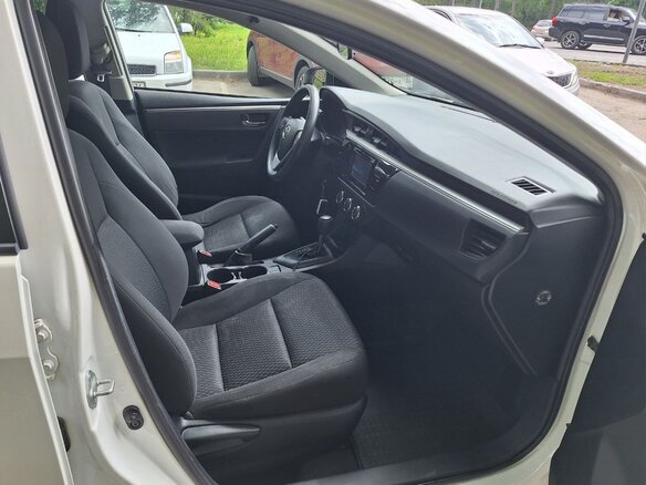 2013 Toyota Corolla XI (E160, E170, E180), белый, 1530000 рублей - вид 4
