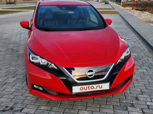 2018 Nissan Leaf II (ZE1), красный, 1100000 рублей - вид 18