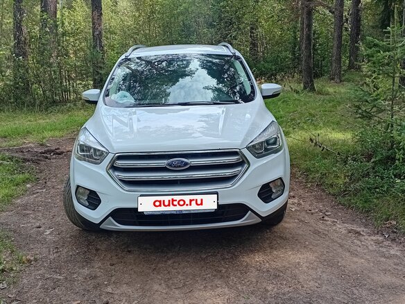 2018 Ford Kuga II Рестайлинг, белый, 1860000 рублей