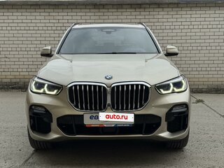 2019 BMW X5 50i IV (G05/G18), бежевый, 5500000 рублей, вид 2