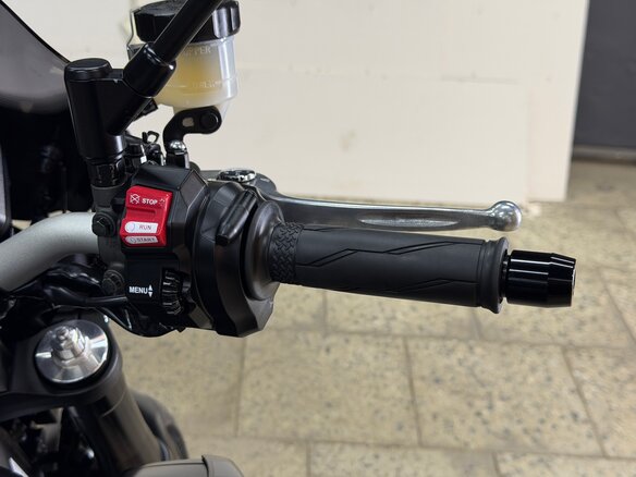 2021 Yamaha MT-09 (FZ-09), чёрный, 1055000 рублей - вид 17