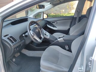 2014 Toyota Prius III Рестайлинг (XW30), серебристый, 1499999 рублей, вид 5