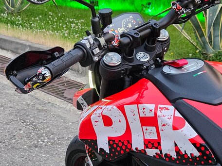 2022 Ducati Hypermotard, чёрный, 950000 рублей, вид 4