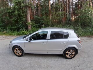 2008 Opel Astra H Рестайлинг, серебристый, 650000 рублей, вид 4
