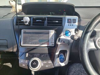 2011 Toyota Prius Alpha I (ZVW40/41), белый, 1150000 рублей, вид 5
