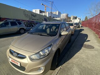 2013 Hyundai Solaris I, бежевый, 1100000 рублей, вид 3