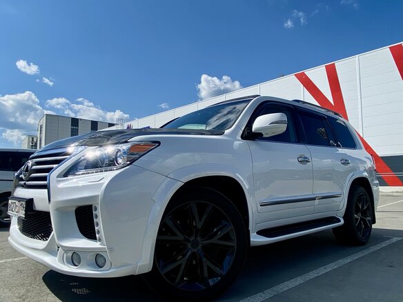 2014 Lexus LX 570 III Рестайлинг, белый, 5990000 рублей - вид 1