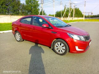 2012 Kia Rio 5-speed III, красный, 875000 рублей, вид 4