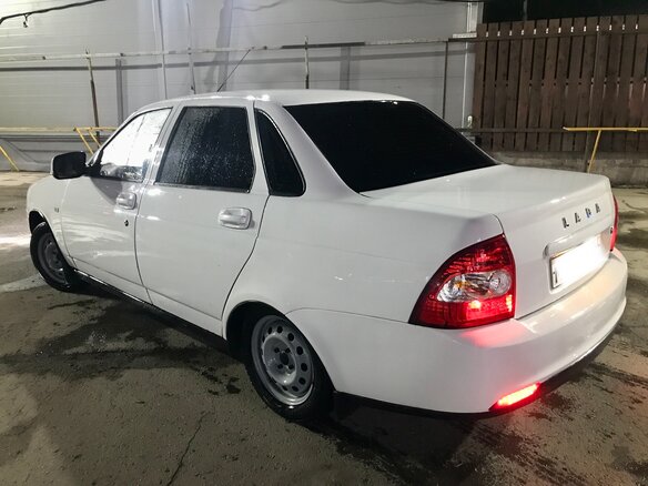 2010 Lada (ВАЗ) Priora I, белый, 380000 рублей - вид 2