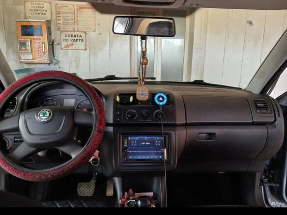 2011 Skoda Fabia II Рестайлинг, серый, 650000 рублей - вид 7