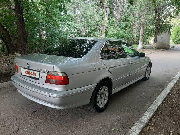 2002 BMW 5 серии 525i IV (E39) Рестайлинг, серебристый - вид 3