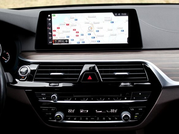 2018 BMW 5 серии 530d xDrive VII (G30/G31/G38), синий, 3650000 рублей - вид 13