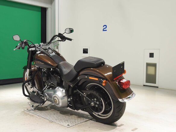 2013 Harley-Davidson Fat Boy, коричневый, 1350000 рублей - вид 20