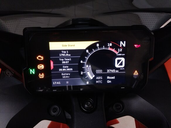 2023 KTM RC 390, оранжевый - вид 4