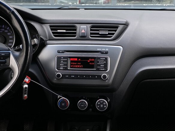 2016 Kia Rio III Рестайлинг, чёрный, 969000 рублей - вид 11