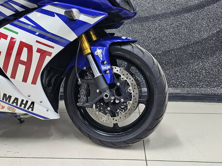 2007 Yamaha YZF-R1, синий, 799000 рублей, вид 2