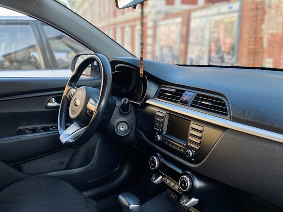 2018 Kia Rio IV, белый, 1750000 рублей - вид 11