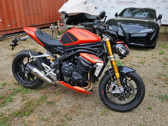 2023 Triumph Speed Triple, оранжевый, 1600000 рублей - вид 1