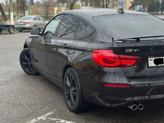 2017 BMW 3 серии Gran Turismo 320d VI (F3x) Рестайлинг, чёрный, 2400000 рублей, вид 3