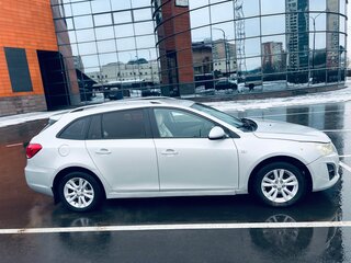 2013 Chevrolet Cruze I Рестайлинг, серебристый, 820000 рублей, вид 4