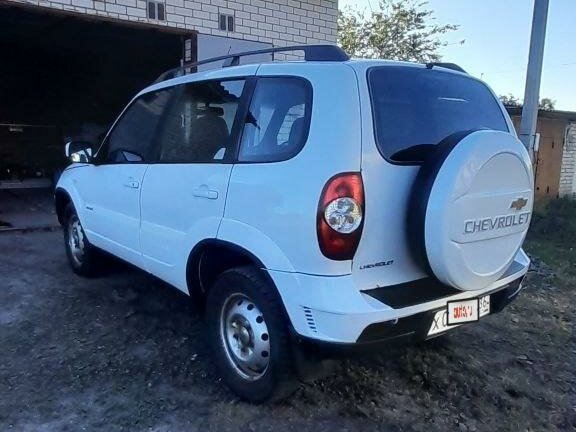 2013 Chevrolet Niva I Рестайлинг, белый, 770000 рублей - вид 5