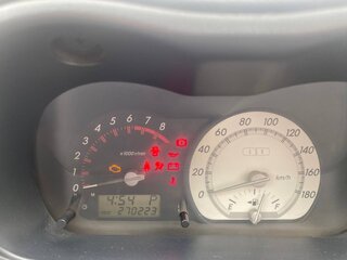 2002 Toyota Ist I, серый, 570000 рублей, вид 4