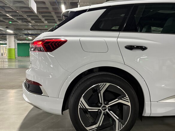 2023 Audi Q4 e-tron 50 quattro I, белый, 4999000 рублей - вид 8