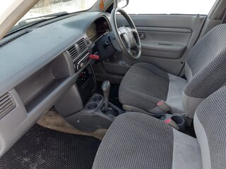 1999 Mazda Demio I (DW), белый, 275000 рублей, вид 4