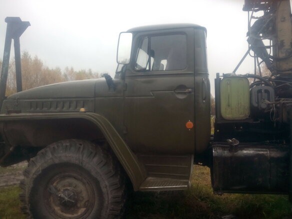1989 Урал 4320, зелёный, 1200000 рублей - вид 1