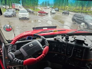 2003 Volvo VNL, красный, 1800000 рублей, вид 5
