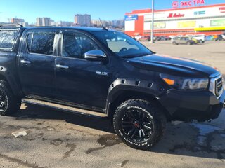 2017 Toyota Hilux VIII, чёрный, 3400000 рублей, вид 2