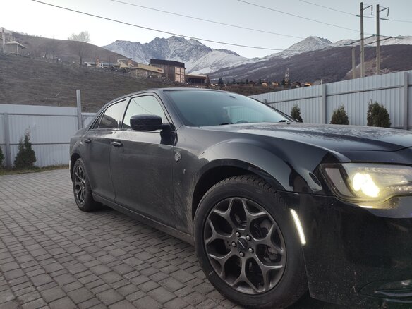 2015 Chrysler 300C II Рестайлинг, чёрный, 2500000 рублей - вид 14