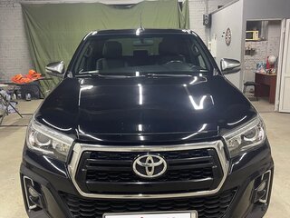 2018 Toyota Hilux VIII, чёрный, 3950000 рублей, вид 3