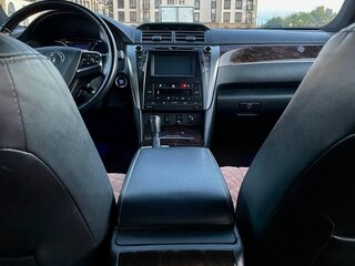 2016 Toyota Camry VII (XV50) Рестайлинг, белый, 2100000 рублей, вид 4