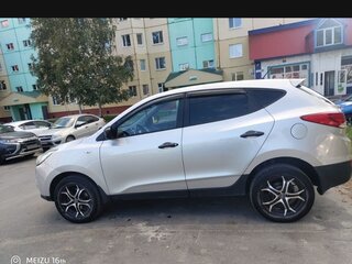 2011 Hyundai ix35 I, серебристый, 1300000 рублей, вид 3