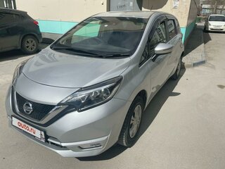 2018 Nissan Note II Рестайлинг, серебристый, 900000 рублей, вид 1