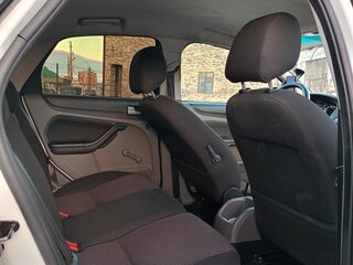 2011 Ford Focus II Рестайлинг, белый, 500000 рублей, вид 3