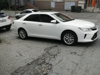 2015 Toyota Camry VII (XV50) Рестайлинг, белый, 2000000 рублей, вид 2