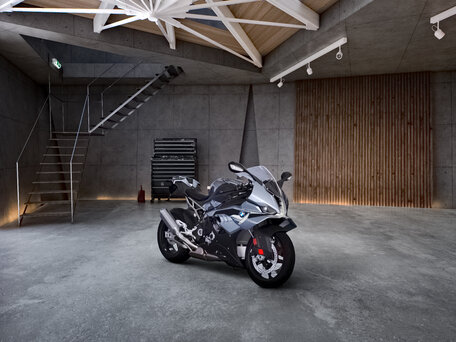 2026 BMW S 1000 RR, серый, 2900000 рублей, вид 2