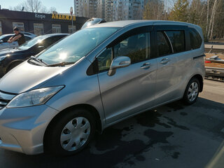 2013 Honda Freed I Рестайлинг, серебристый, 1150000 рублей, вид 4